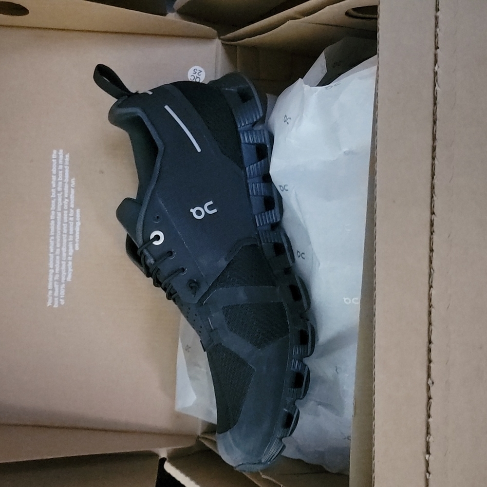 ON Cloud Waterproof Shoes in Lunar